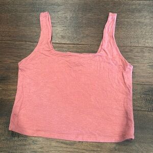 Size Medium cropped tank- mauve
